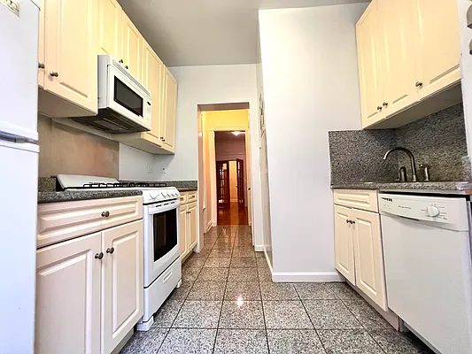 Rented by Compass | media 8