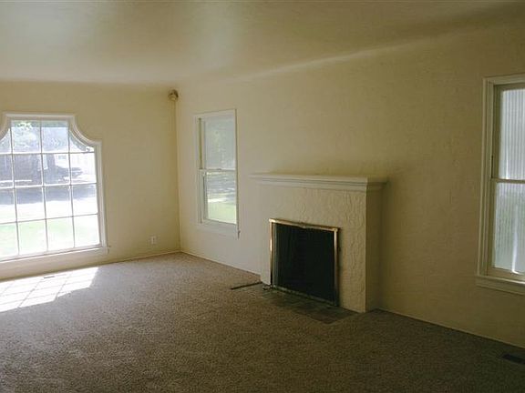 4th image of 1917 N Adoline Ave