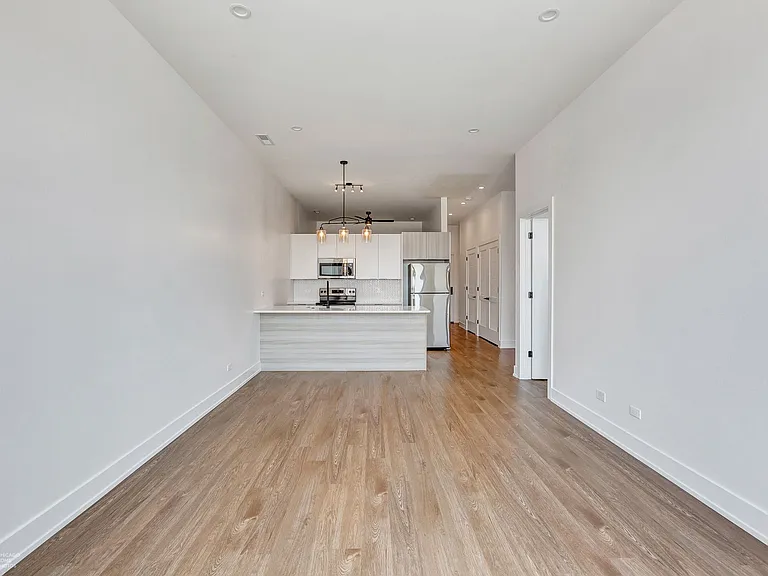 3312 N Halsted St #4F — Photo 2