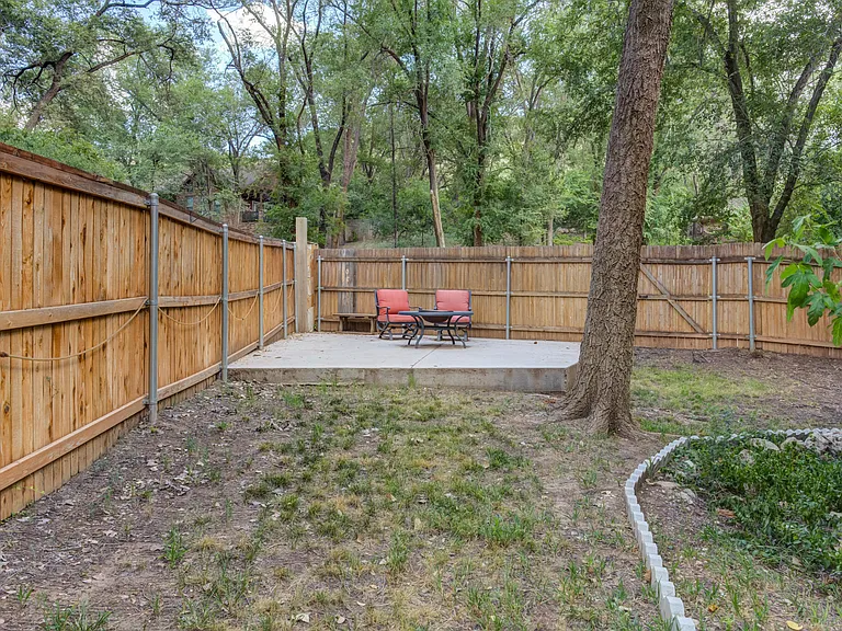 58 E Lakeshore Dr — Photo 6
