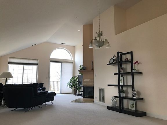 5th image of 1667 Chelmsford Ct Unit 2
