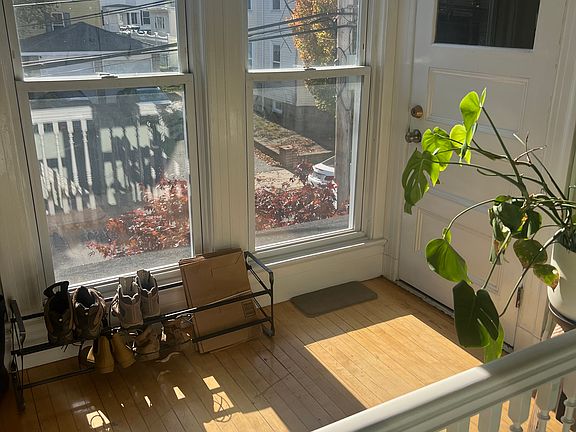 5th image of 33 Montcalm Ave #2