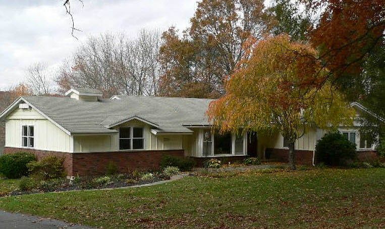 2nd image of 576 Grassy Hill Rd