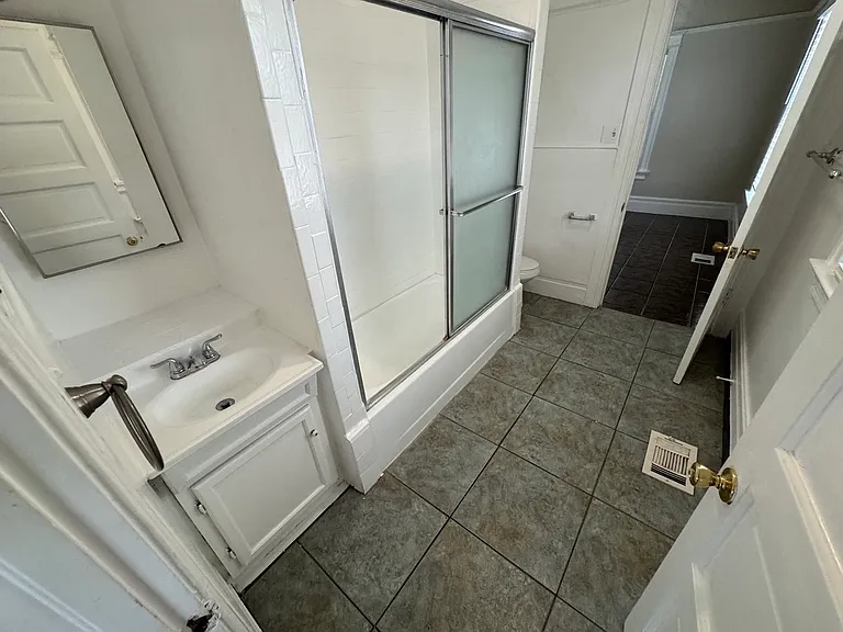 1124 W 37th Pl #1124 — Photo 27