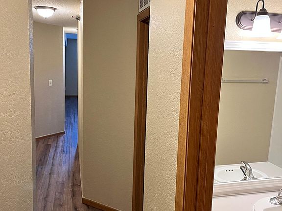 4th image of 760 Mount Curve Blvd #103