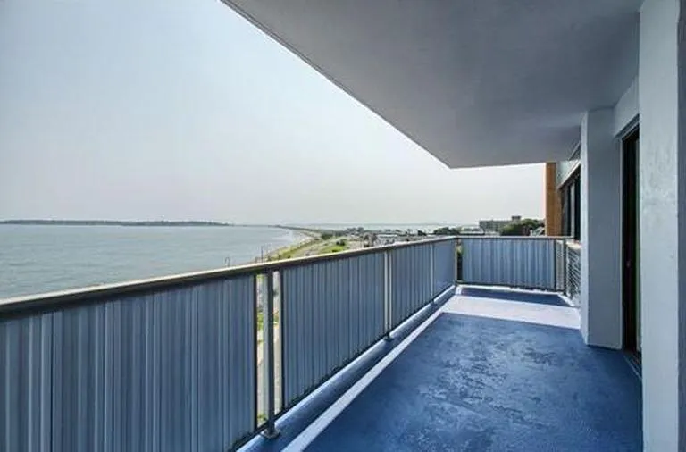 Balcony - 300 Lynn Shore Dr