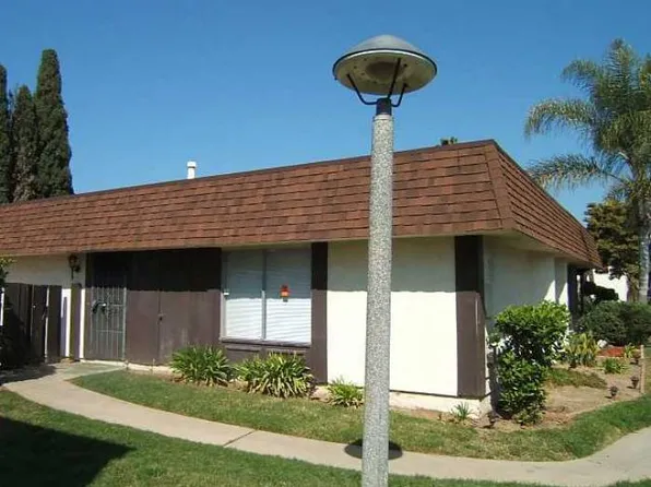 209 Festival Dr, Oceanside, CA 92057