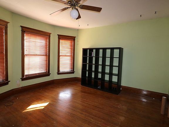 3rd image of 703/05 Caledonia Pl