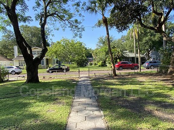 4th image of 1075 16th Ave N #3