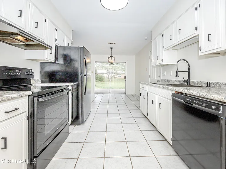 1213 King Henry Dr — Photo 24