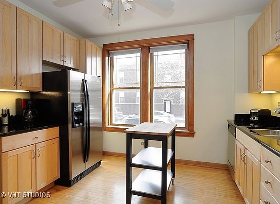 5th image of 3801 N Oakley Ave #1W