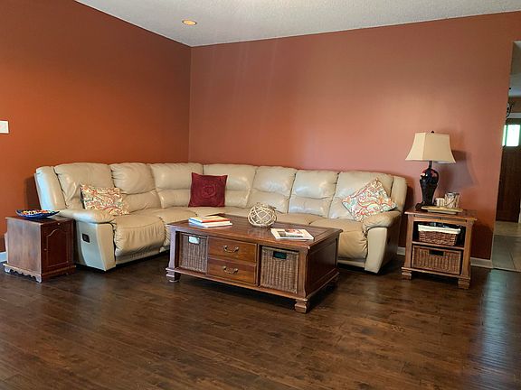 2nd image of 103 Willoughby Oaks Blvd