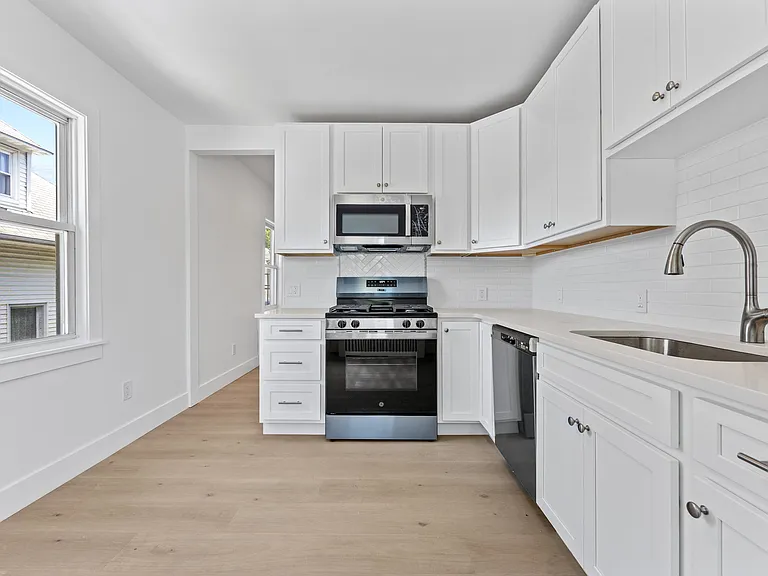 373 Palmer Ave #2 — Photo 3