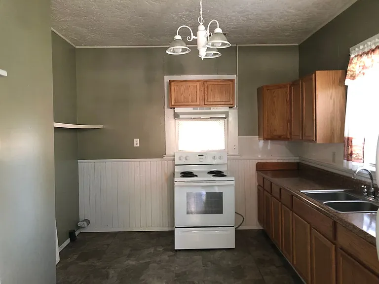 1003 Peachtree St — Photo 13