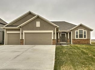 21046 Skyview St, Spring Hill, KS 66083