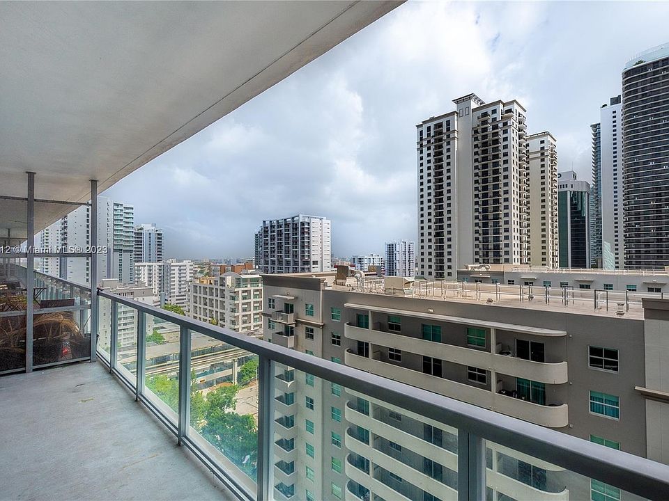 1st image of 1111 SW 1st Ave #1821
