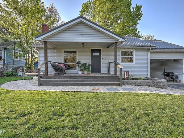 318 Bay St, Mount Carmel, TN 37645