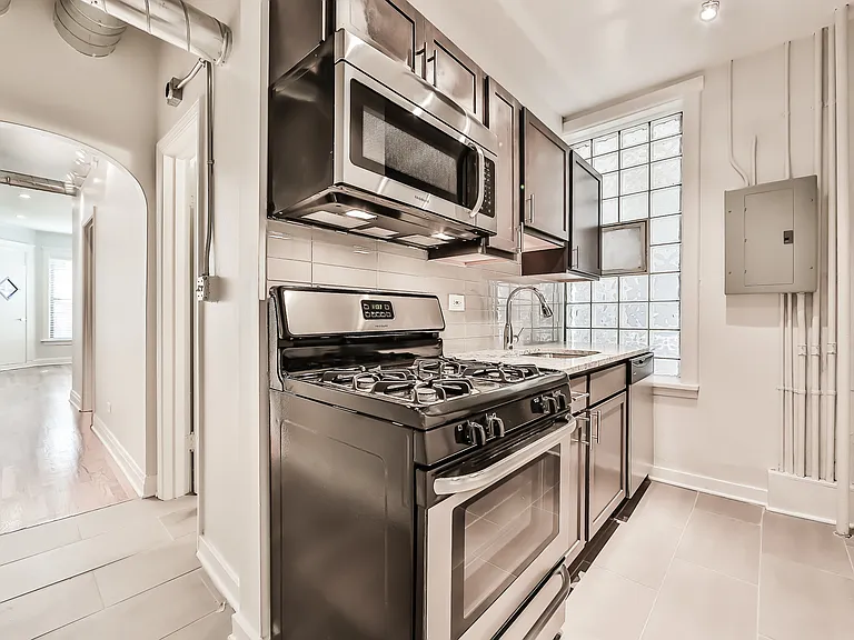 846 W Sheridan Rd #1 — Photo 7