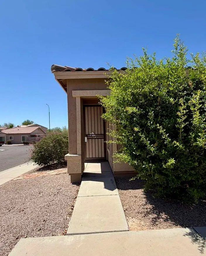 2 bed, 1240 sqft, $2,000 — Photo 3
