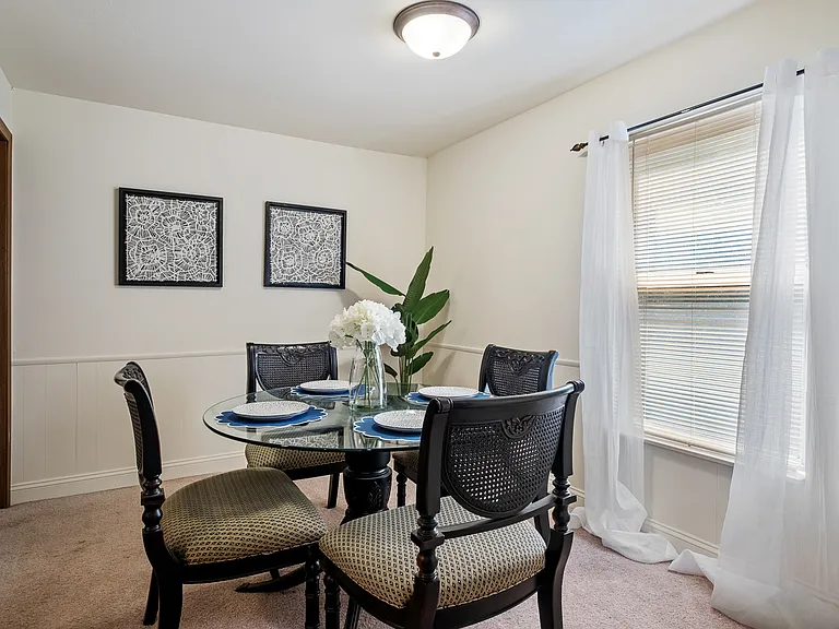 York Creek Apartments — Photo 12