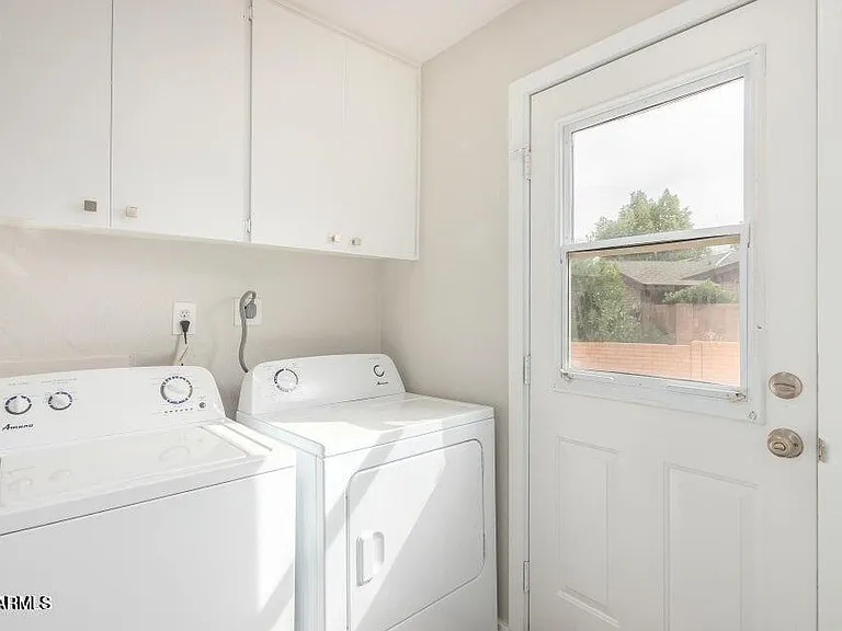 956 Castillo Dr E — Photo 30