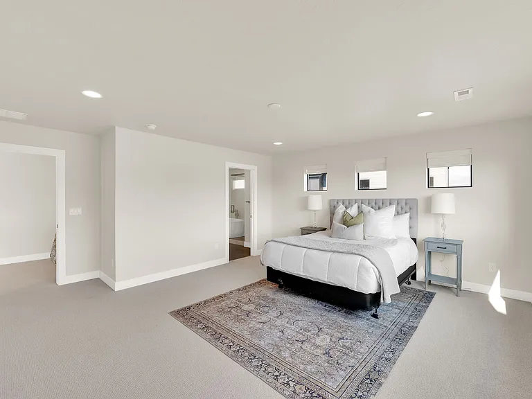 2832 E Hayloft Ln — Photo 12