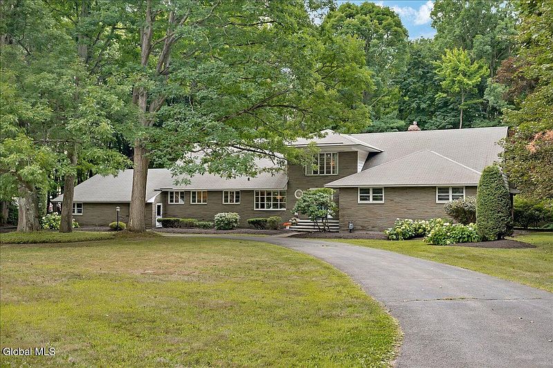 2nd image of 1005 Fairlane Road