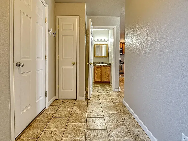 1902 Harvest Moon Dr — Photo 2