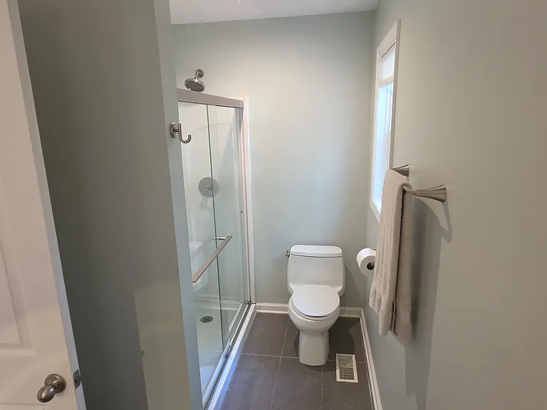 813 E Davie St — Photo 20