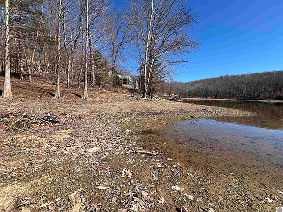 5th image of 2 E Oak Ridge Rd