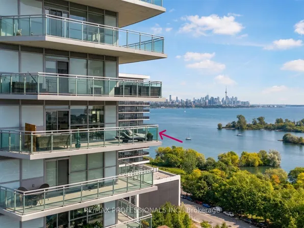 33 Shore Breeze Dr #1310, Toronto, ON M8V 0G1