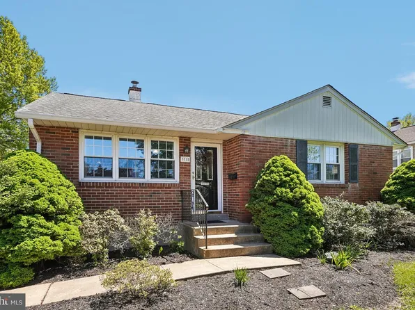 3715 Round Meadow Ln, Hatboro, PA 19040