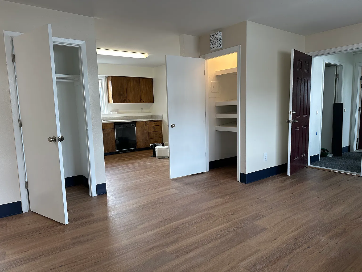 2 bed, 950 sqft, $1,600 — Photo 2