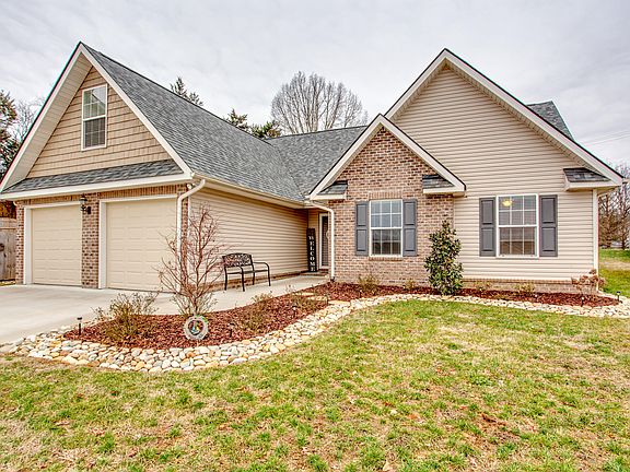 4th image of 7513 Peony Drive