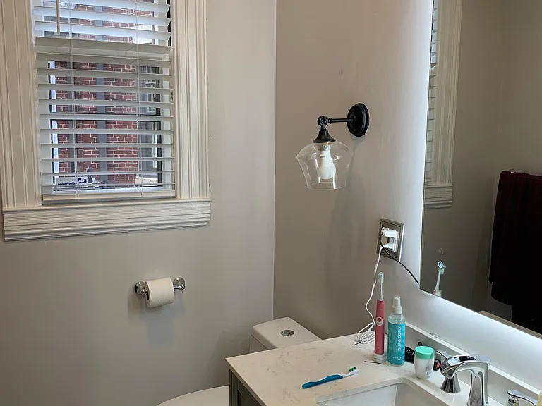 160 Brown St — Photo 8