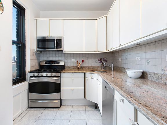 4th image of 310 W 106th St #10B