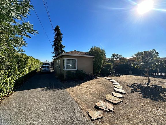 2nd image of 216 S Claremont Ave