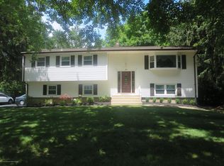 23 Zerman Dr, Middletown, NJ 07748
