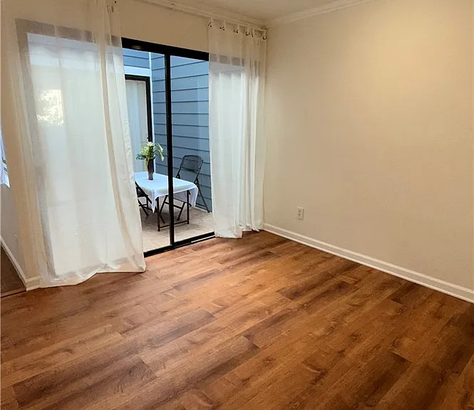 5841 Etiwanda Ave — Photo 2