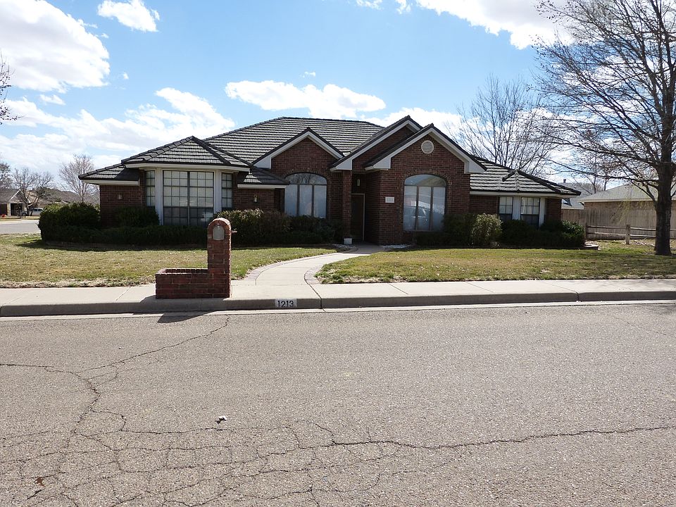 1st image of 1213 Rosewood Dr