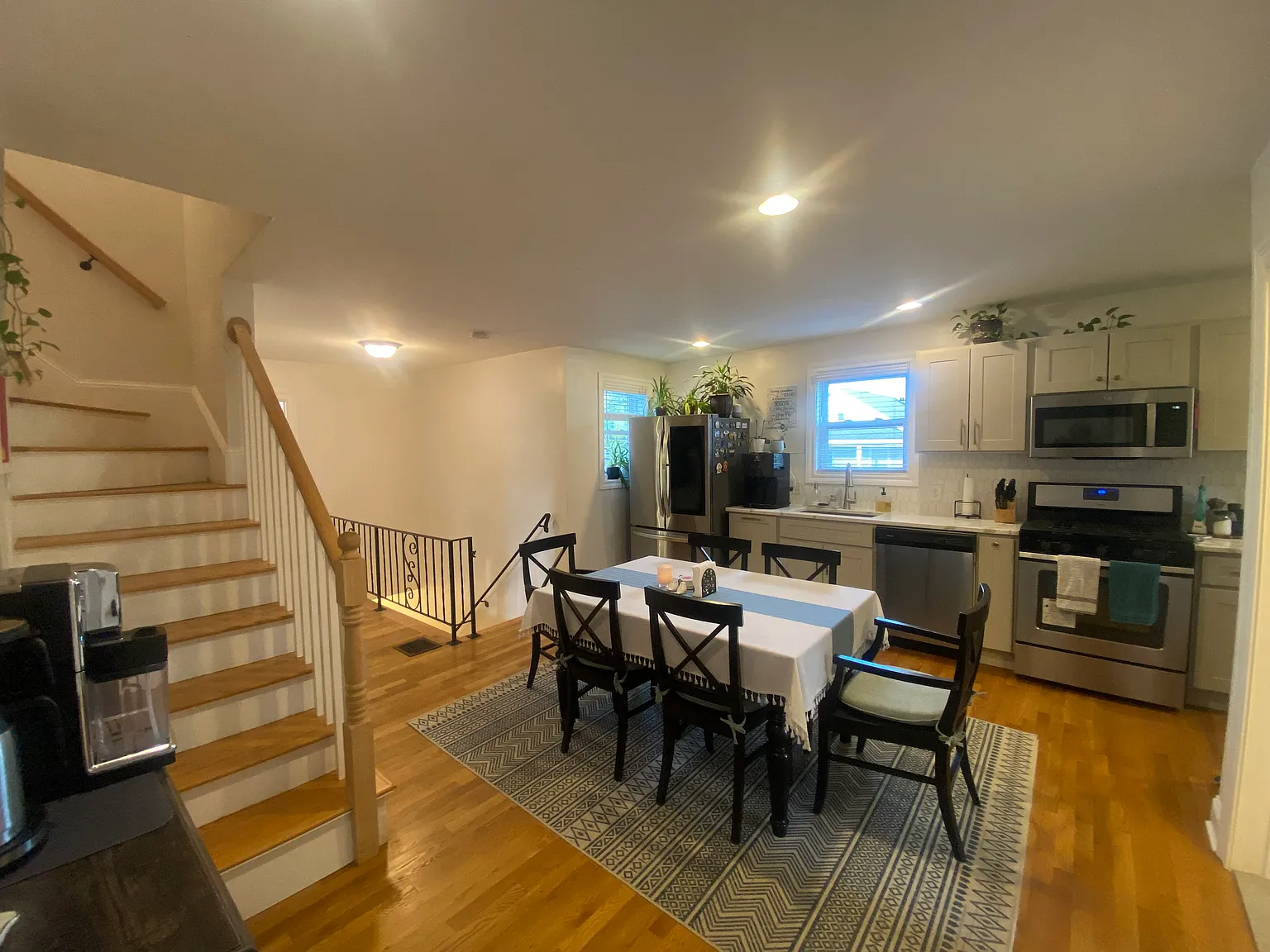 3 bed, 1200 sqft, $3,500 — Photo 3