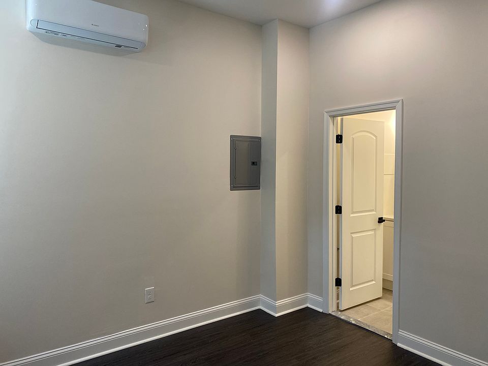 2nd image of 2226 Spruce St #2B