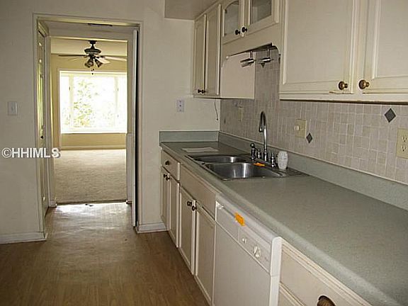 5th image of 31 Broomsedge Ct