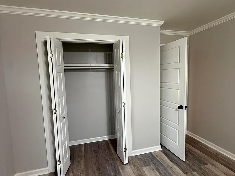3618 E Admiral Doyle Dr — Photo 19