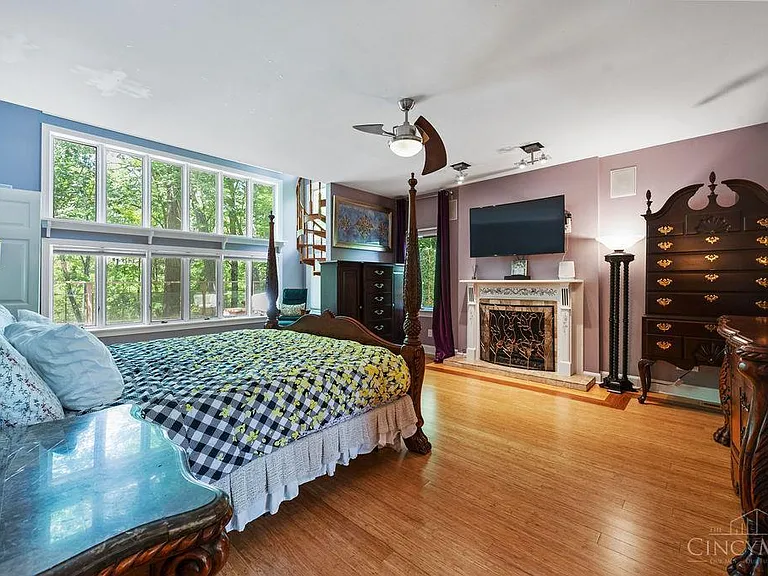 7883 Chestershire Dr — Photo 14