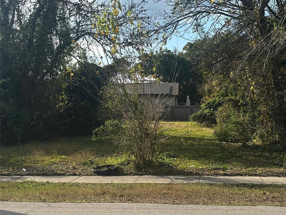2nd image of 308 Lake Rd