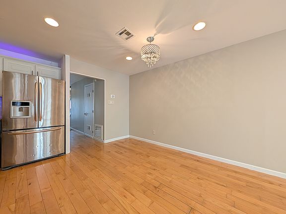 3rd image of 230 Van Winkle St