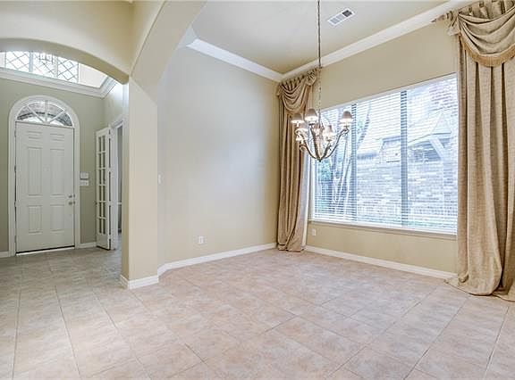 3rd image of 5668 Travis Dr