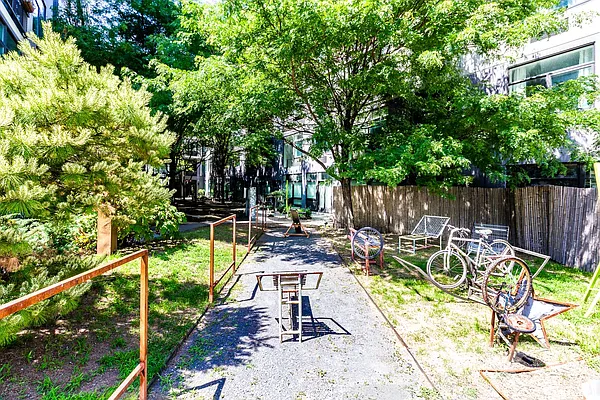 Rented by EXR | media 162