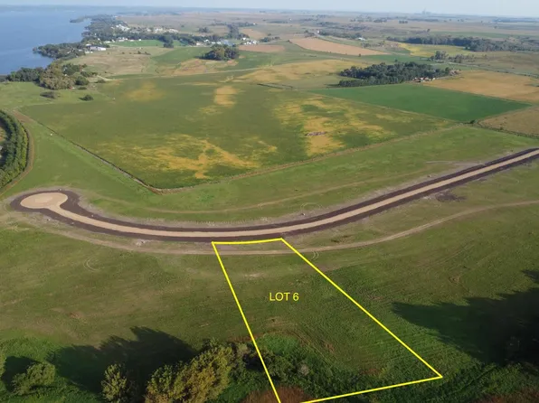 6 Oak Creek Cir, Big Stone City, SD 57216